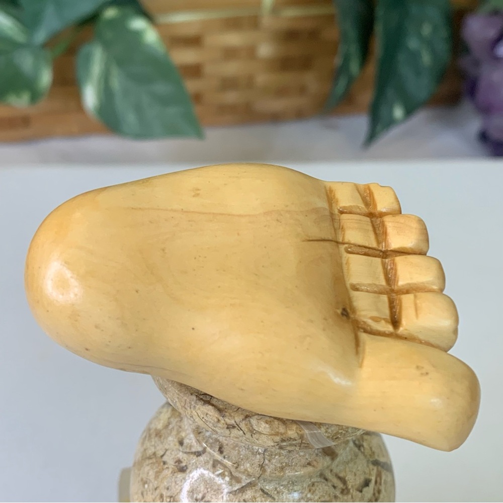 Vintage Netsuke Human Foot With Spider Carving Boxwood Hand Carved Figurine 2.5" - Picture 12 of 16